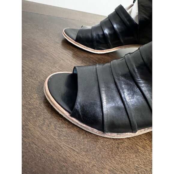 Everybody by BZ Moda black Smooth leather upper with ruching and cut out details - Picture 5 of 6